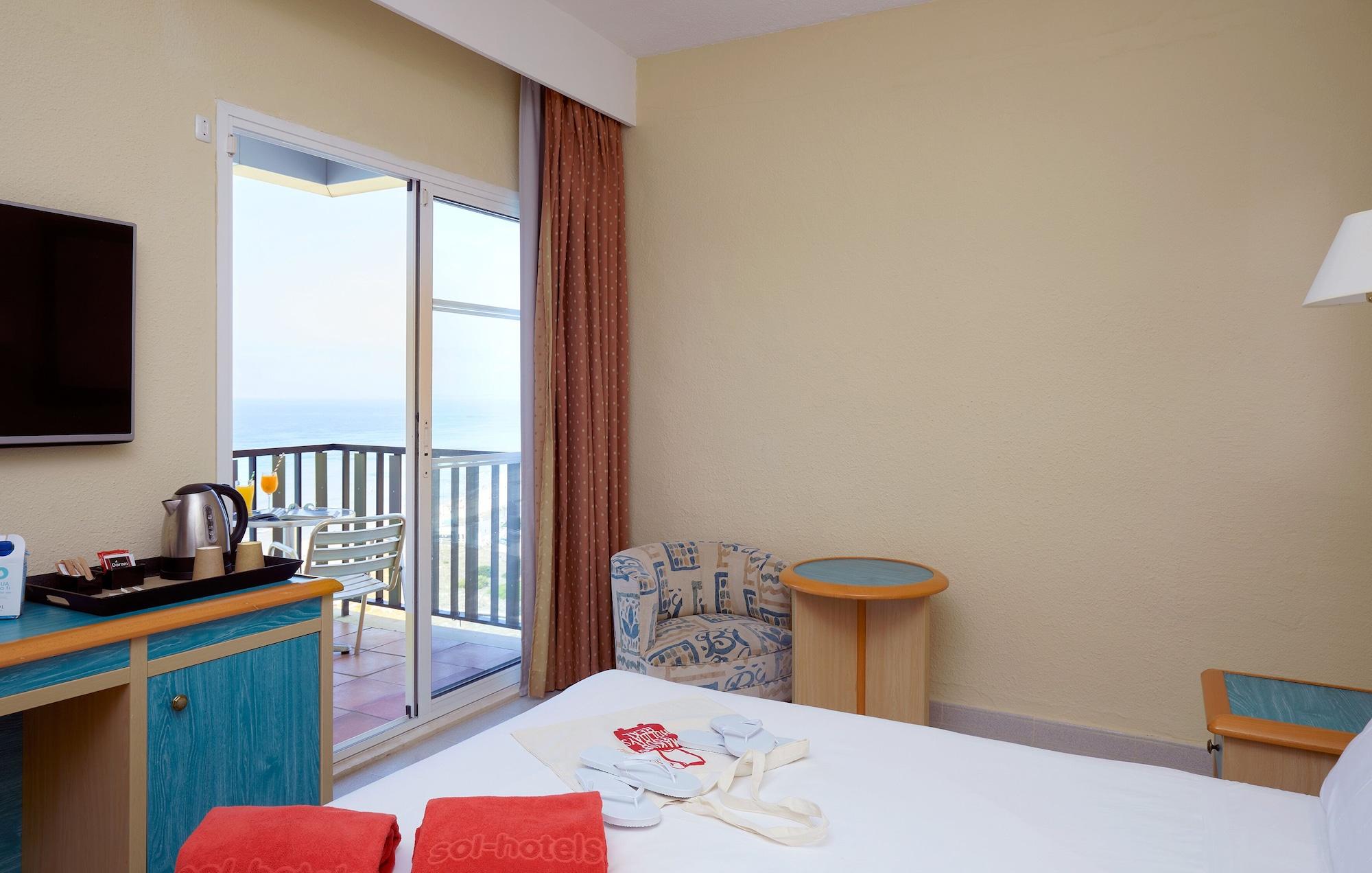 Sol Milanos Pingueinos Hotell Son Bou Exteriör bild