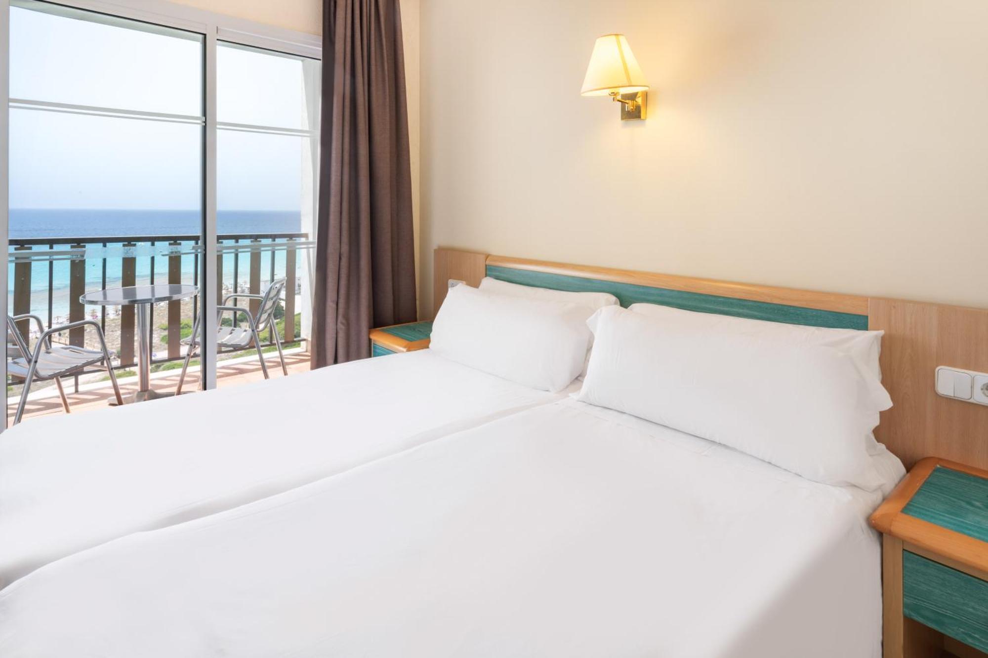 Sol Milanos Pingueinos Hotell Son Bou Exteriör bild