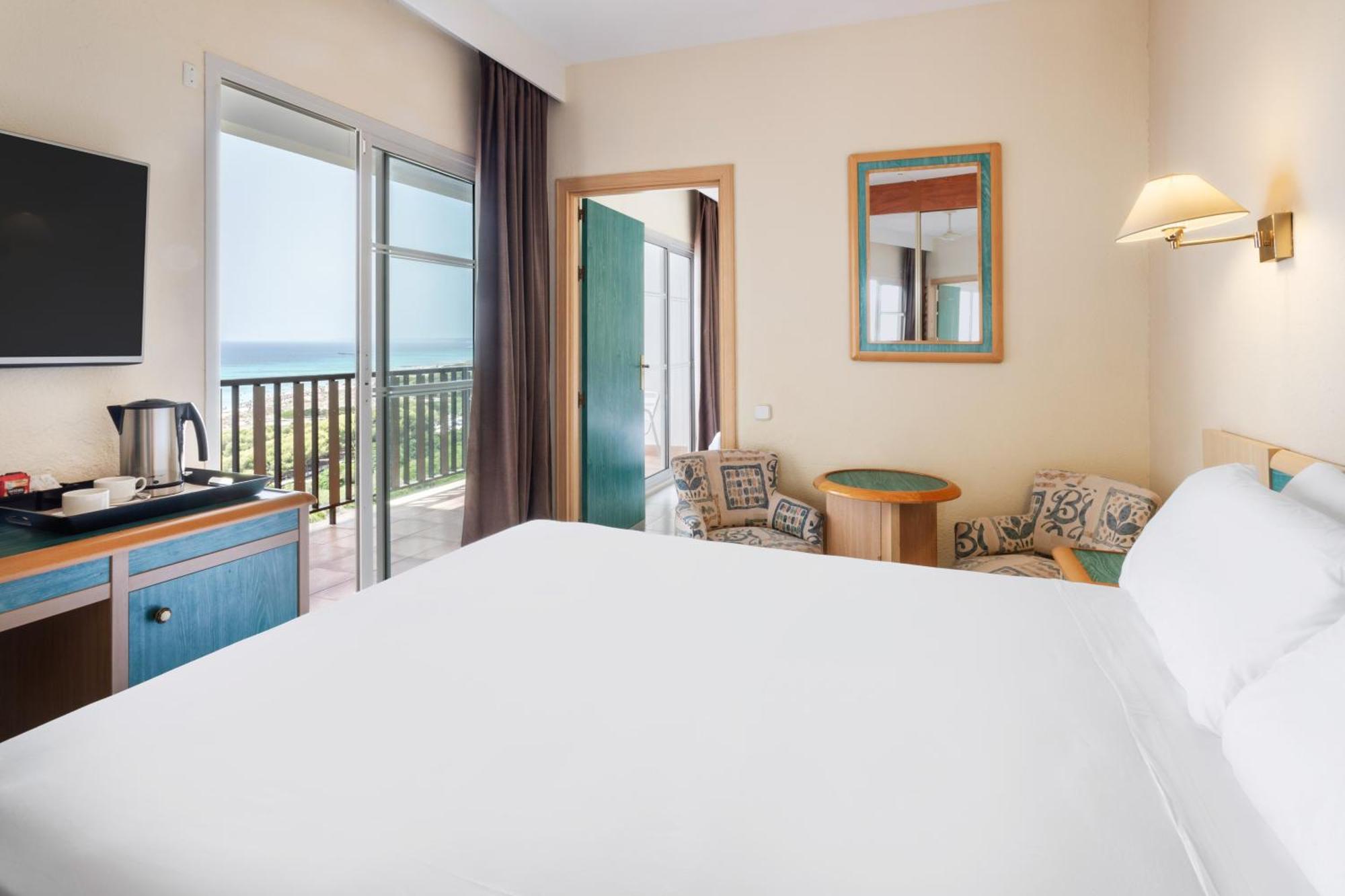Sol Milanos Pingueinos Hotell Son Bou Exteriör bild
