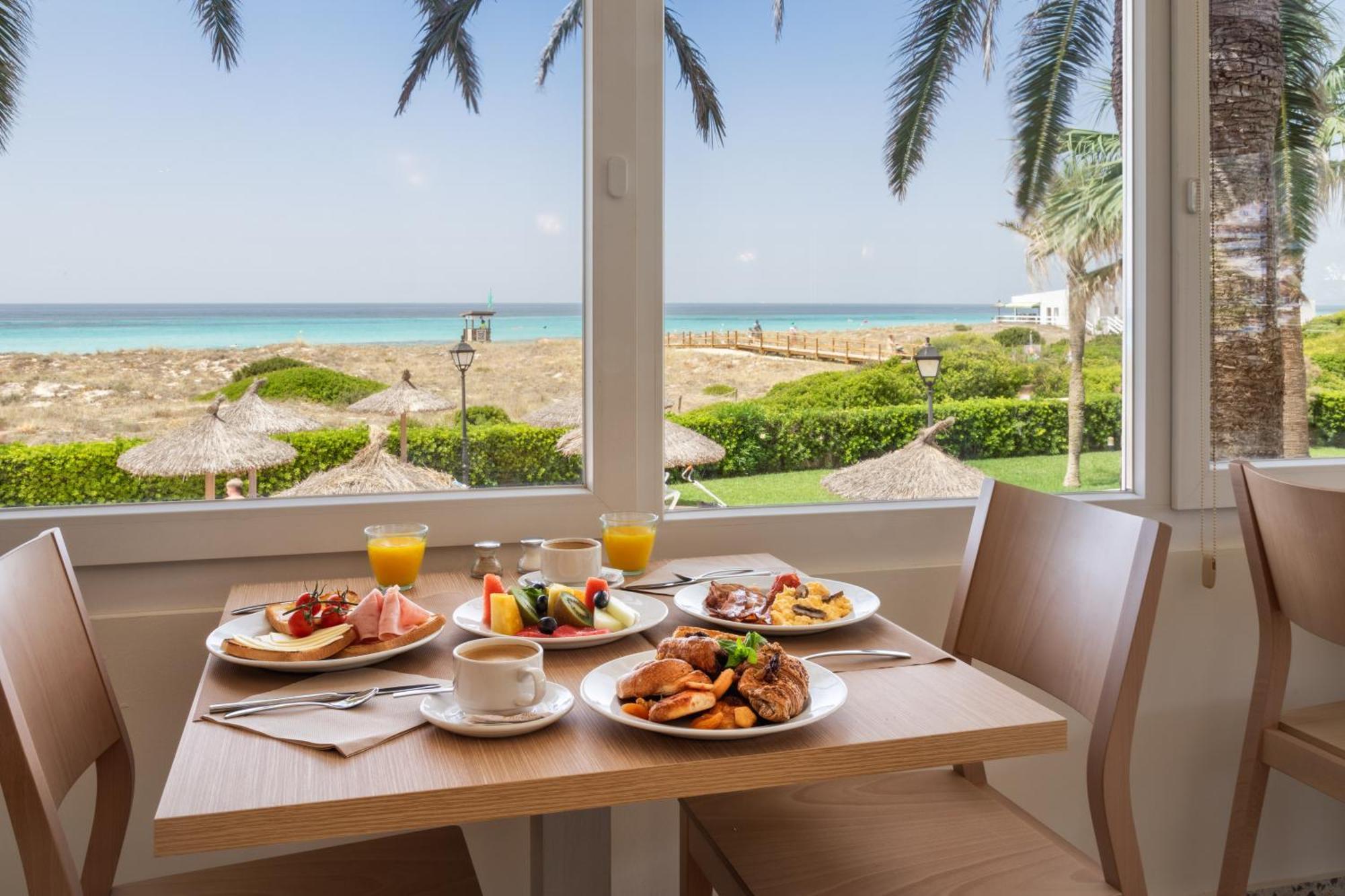 Sol Milanos Pingueinos Hotell Son Bou Exteriör bild
